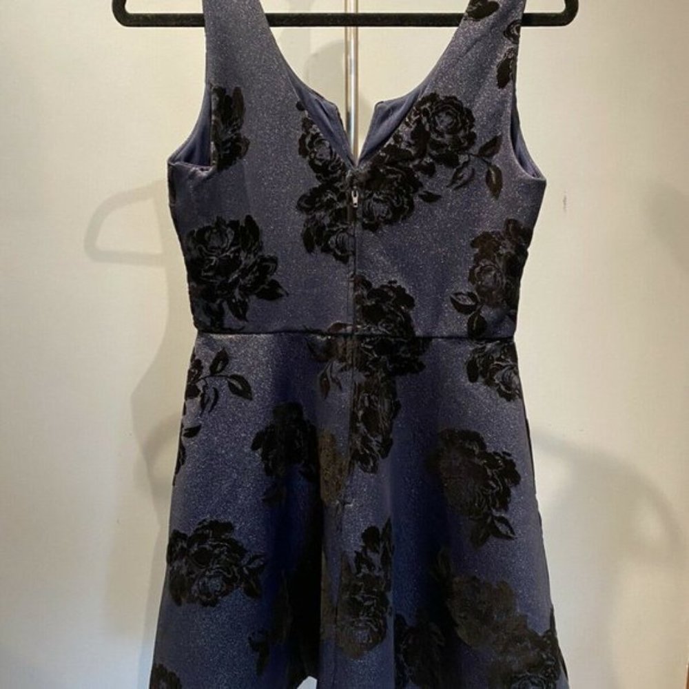 ⚠️FINAL PRICE UNLESS BUNDLED⚠️ NWT Francesca's Sparkle Fit and Flare Dress - Picture 3 of 8